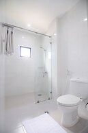 717 Cesar Place Hotel