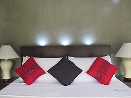 717 Cesar Place Hotel