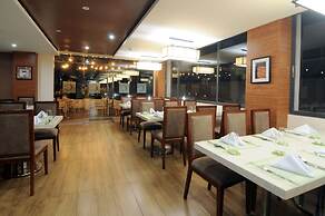 717 Cesar Place Hotel