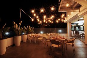 717 Cesar Place Hotel