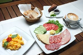 Red Kurka Apartments