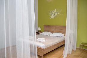 Red Kurka Apartments