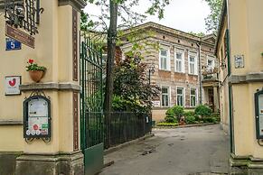 Red Kurka Apartments