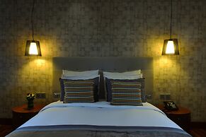 The Avenue Hotel