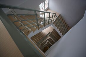 Des Res Hotel and Residence