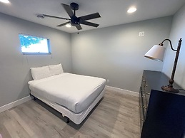 Lake Bluff Inn and Suites