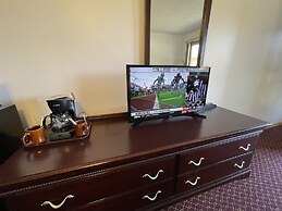 Lake Bluff Inn and Suites