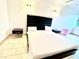 Colosseum Square Luxury Apartments
