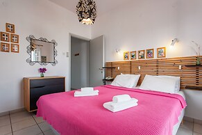 Thea Home Hotel by Booking Kottas