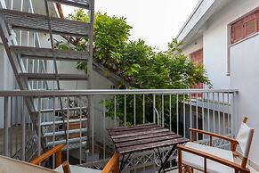 Thea Home Hotel by Booking Kottas