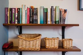 Thea Home Hotel by Booking Kottas