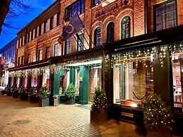 Navalis Hotel