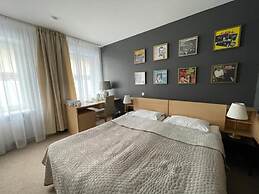 Navalis Hotel