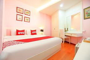 OYO 284 Sabaidee Minitel