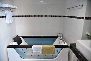 Grand Pink Hotel Hat Yai