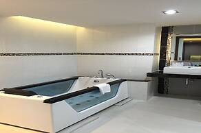 Grand Pink Hotel Hat Yai