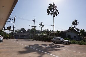 Chompu Nakarin Apartment