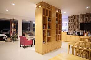 Chompu Nakarin Apartment