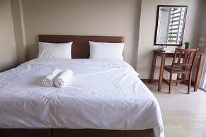 Chompu Nakarin Apartment