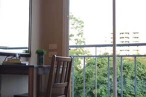 Chompu Nakarin Apartment