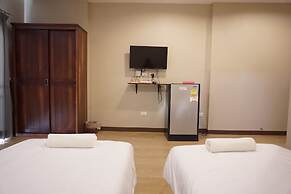 Chompu Nakarin Apartment