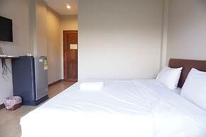 Chompu Nakarin Apartment