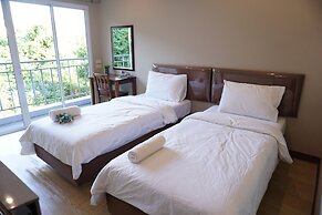 Chompu Nakarin Apartment