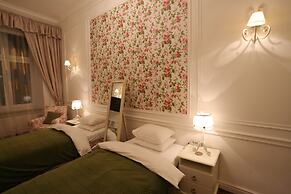 Blueberry Apartments