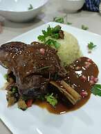 Sparklyn Hotels & Suites