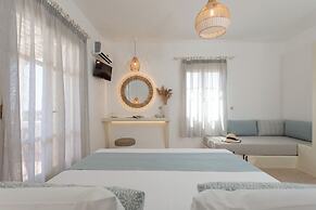 Maria's Rooms & Studios