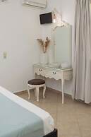 Maria's Rooms & Studios