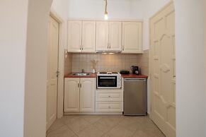 Maria's Rooms & Studios