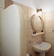 Maria's Rooms & Studios