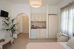 Maria's Rooms & Studios