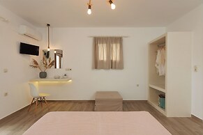 Maria's Rooms & Studios