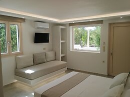 Maria's Rooms & Studios