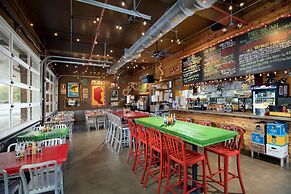 Hampton Inn Huntsville/Village of Providence