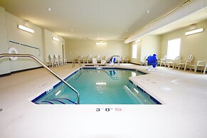 Cobblestone Hotel & Suites – Devils Lake