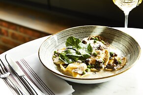 Kimpton Journeyman Hotel by IHG
