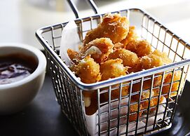 Kimpton Journeyman Hotel by IHG