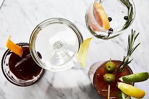 Kimpton Journeyman Hotel by IHG