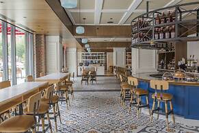 Kimpton Journeyman Hotel by IHG