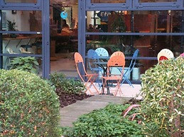 greet Hotel Paris porte de la Chapelle - Aréna