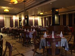 OYO 2617 Hotel Samrat Heavens