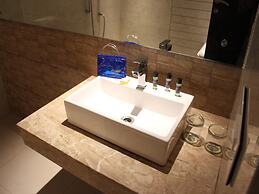 OYO 2617 Hotel Samrat Heavens