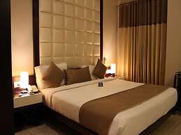 OYO 2617 Hotel Samrat Heavens