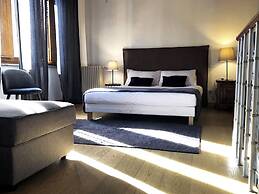 Giuturna Boutique Hotel