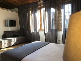 Giuturna Boutique Hotel
