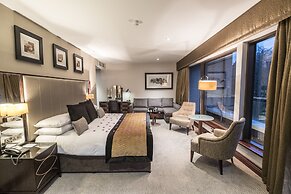 Parklands Hotel & Country Club