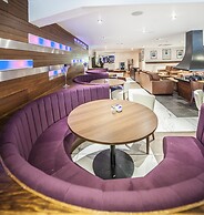 Parklands Hotel & Country Club